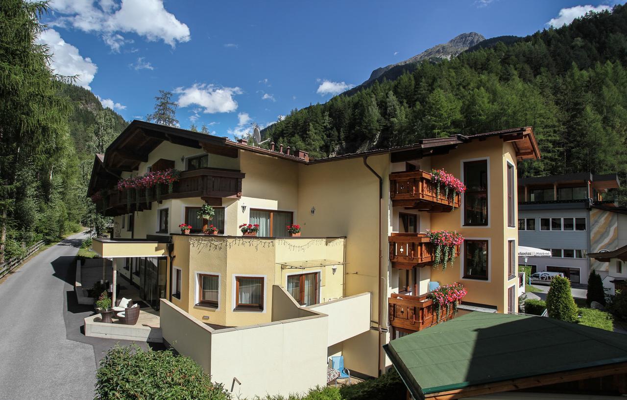 Hotel Garni Liesl Längenfeld Exterior photo
